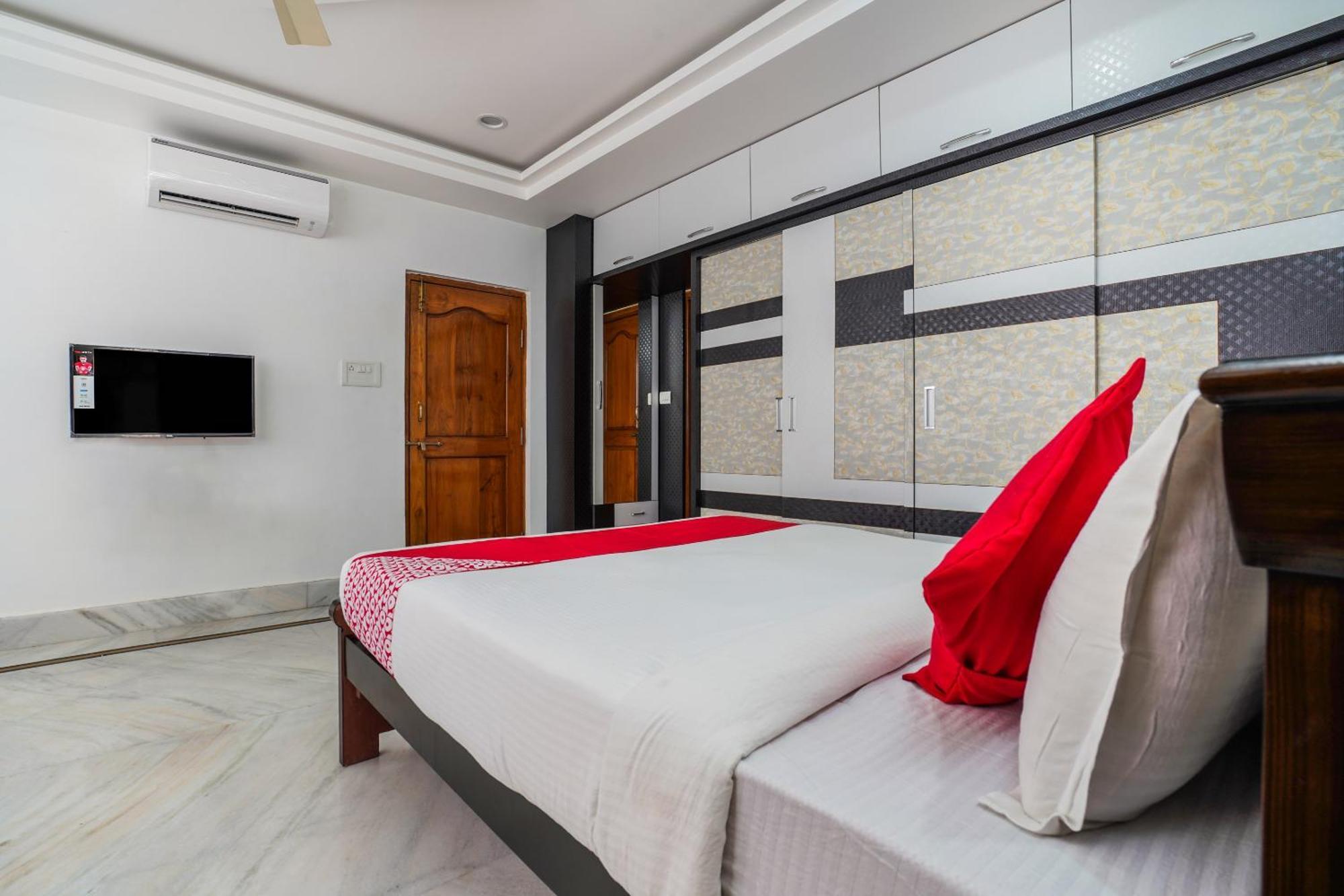 Hotel O Mint Leaves Near Alcazar Mall Hyderabad Exterior photo