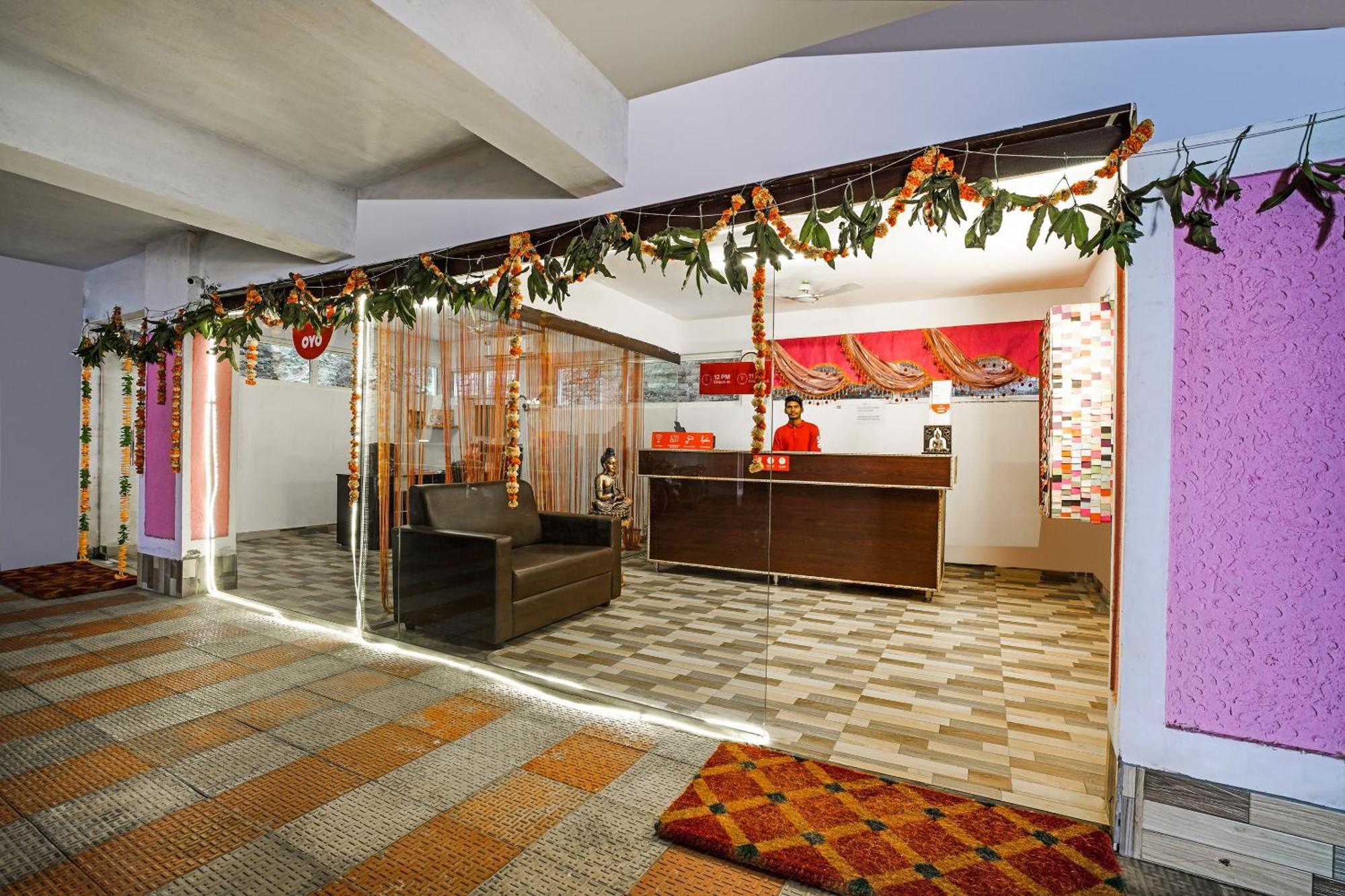 Hotel O Mint Leaves Near Alcazar Mall Hyderabad Exterior photo