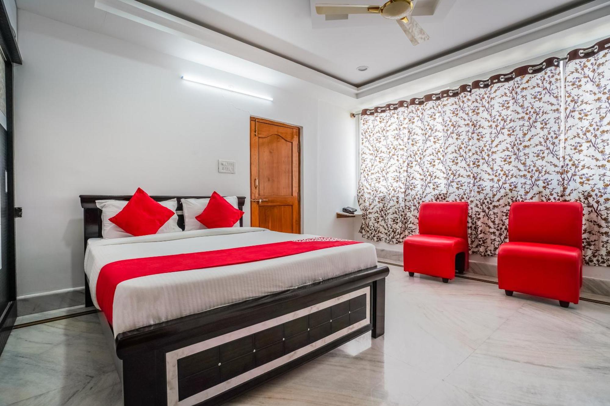 Hotel O Mint Leaves Near Alcazar Mall Hyderabad Exterior photo